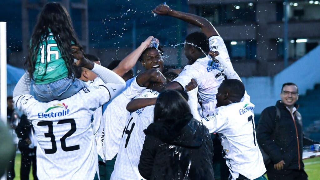 Real Cundinamarca celebra ser finalista