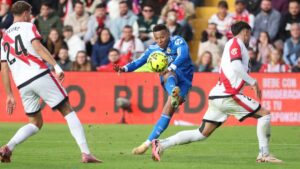 El Real Madrid no puede ante el Rayo Vallecano, pero mantiene el liderato de LaLiga