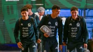 La selección mexicana llega a Torreón para el partido ante Uruguay