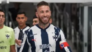 Los Rayados conviven con sus fans en entrenamiento previo a los cuartos de final