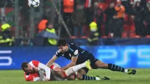 El Athletic patina en Praga y complica sus opciones de avanzar en la Champions