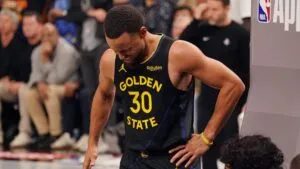 Stephen Curry estaría fuera al menos una semana por lesión