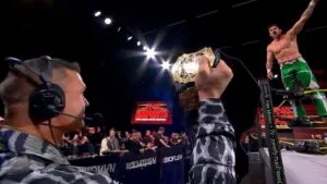 JDC derrota a Eric Young y peleará por el título ante Frankie Kazarian