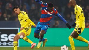 Edson Álvarez explota contra el VAR: “Ya no sé qué más tenga que pasar”