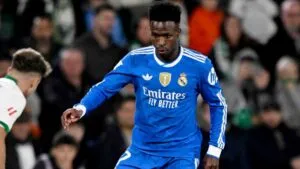 Vinicius frenaría la renovación con el Real Madrid por sus problemas con Xabi Alonso