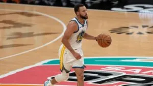 Stephen Curry rompe otro récord en el triunfo de Warriors sobre los Spurs