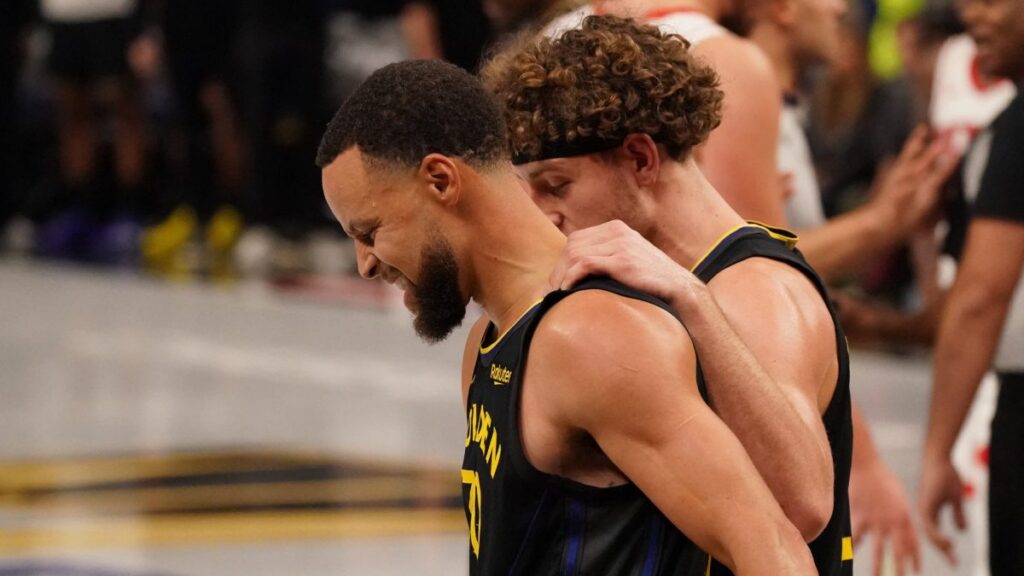 ¡Se prenden las alarmas! Stephen Curry sale lesionado en el juego entre Warriors y Rockets