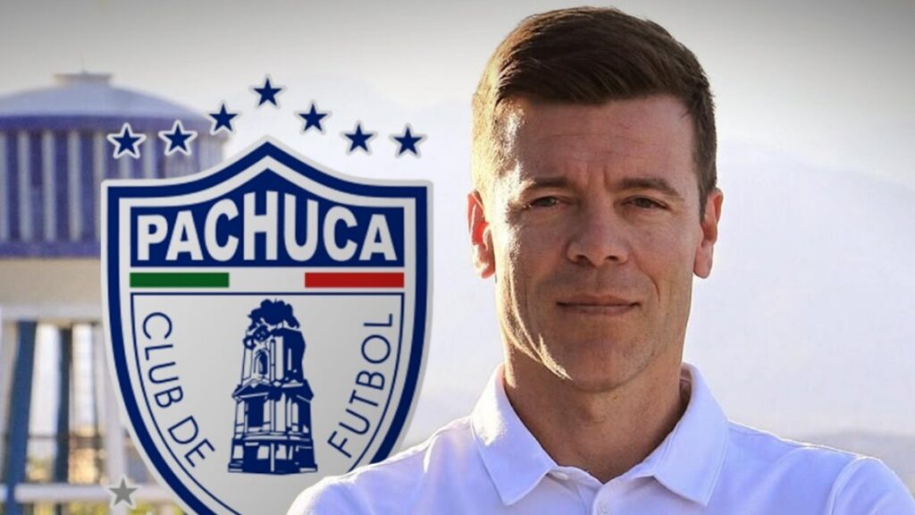 Esteban Solari, técnico argentino