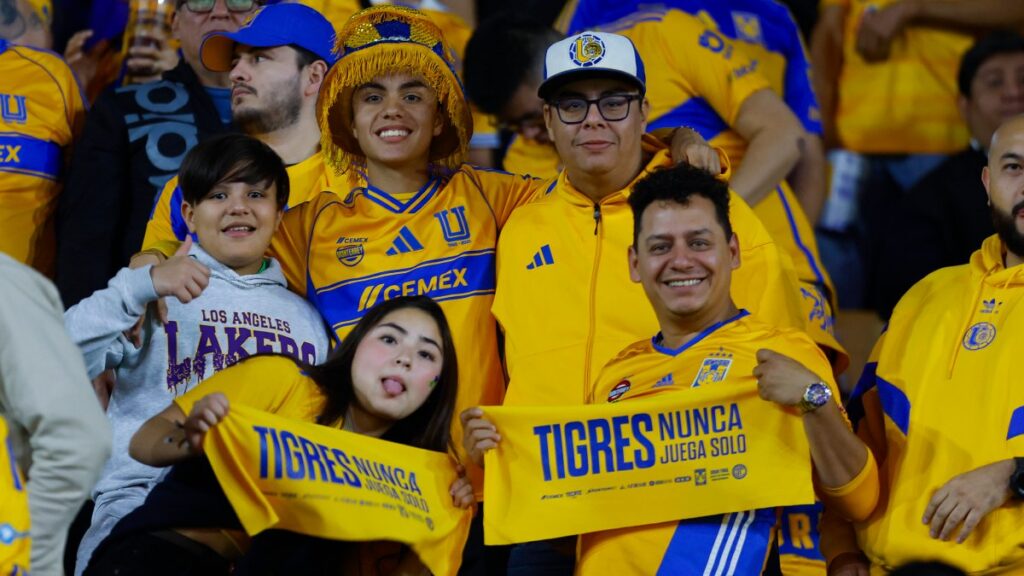 Así disfrutaron los aficionados felinos de la final de ida en el Estadio Universitario de los Tigres