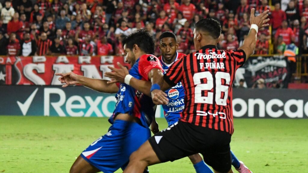 Xelajú y Alajuelense definen al campeón | EZEQUIEL BECERRA / AFP