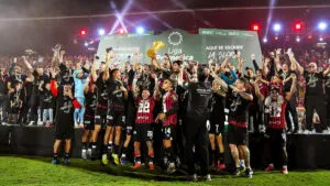 Alajuelense aplasta a Saprissa y alcanza su estrella número 31