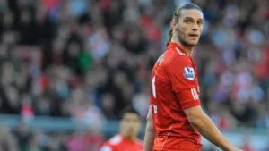 Andy Carroll, exjugador del Liverpool, enfrenta posible prisión por violar una orden de alejamiento