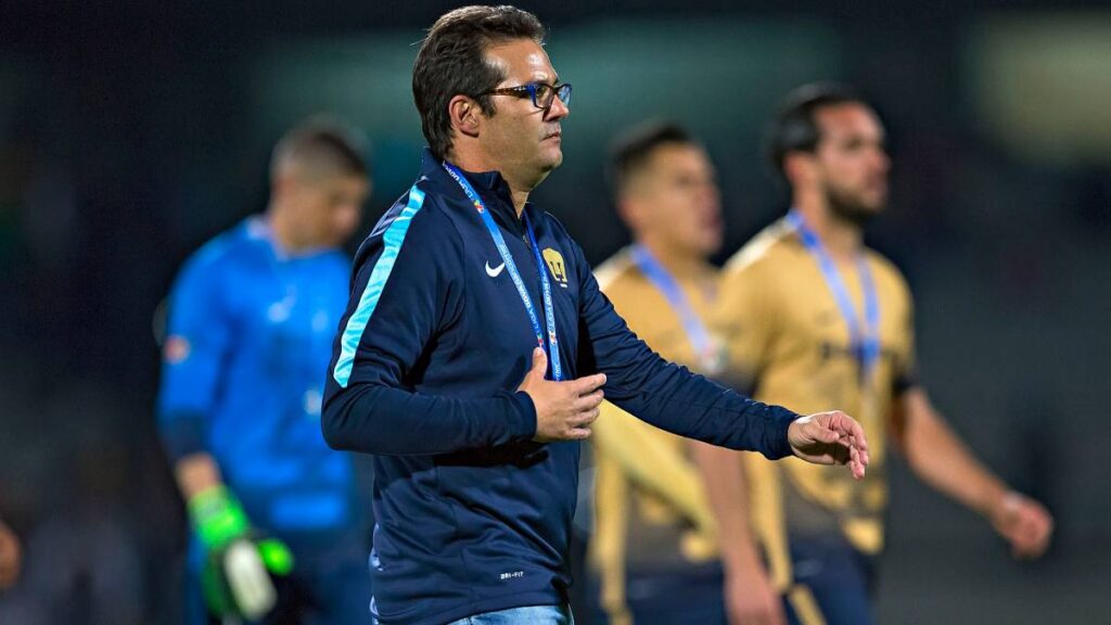 Antonio Sancho regresa como vicepresidente deportivo de Pumas con la misión de reconstruir al equipo y devolverle la competitividad.