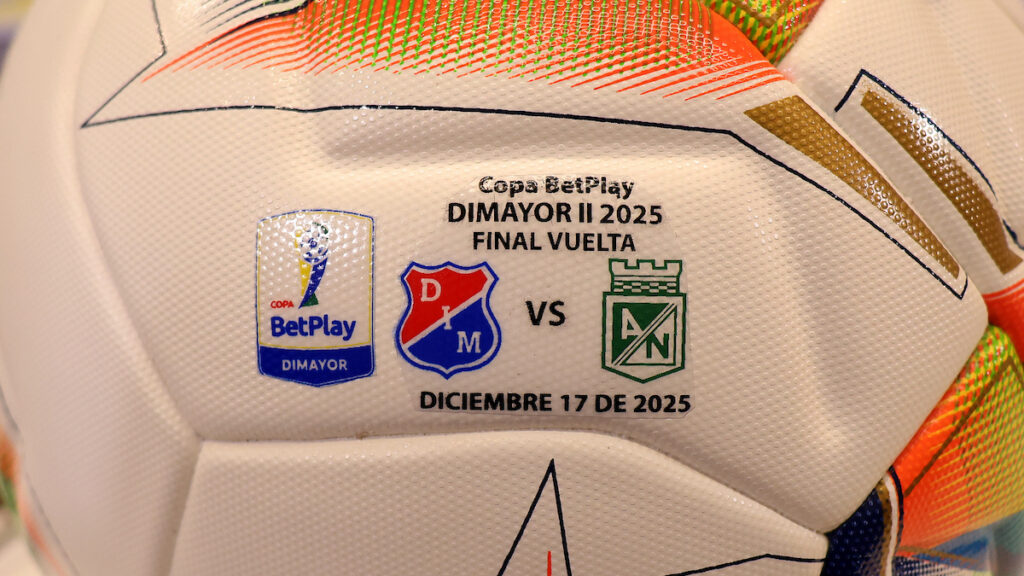 Balón de la final de Copa BetPlay Dimayor 2025. - Vizzor Image.