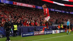 El Benfica recupera el vuelo en la Champions y deja muy tocado al Napoli