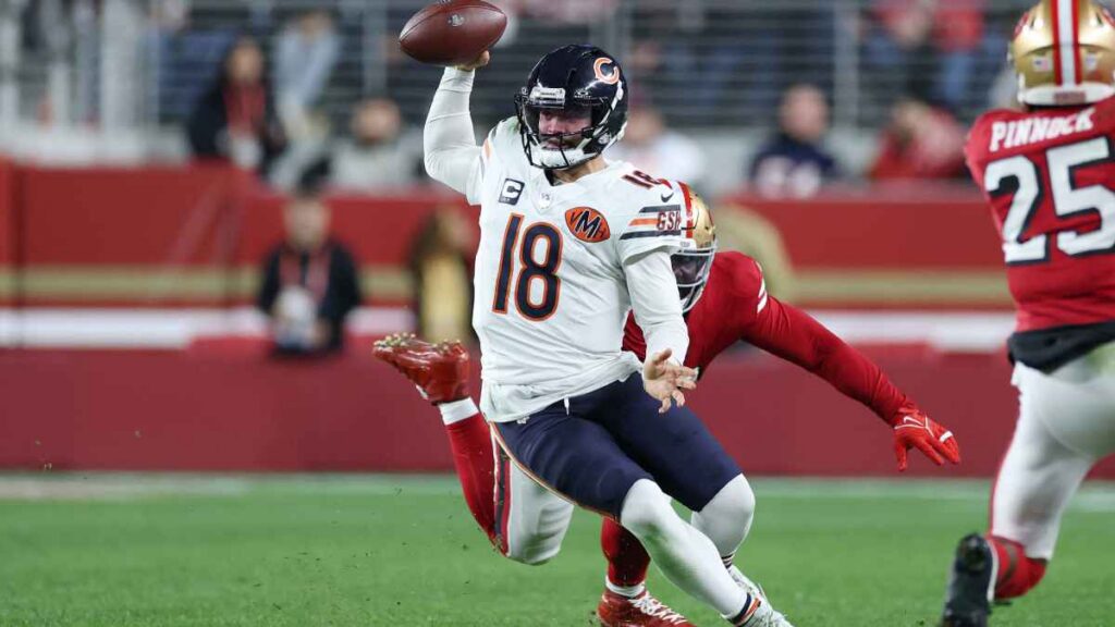 Caleb Williams durante el Bears vs 49ers NFL 2025