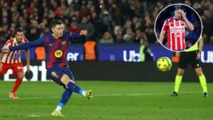 ¡La vuela como Chicharito! Lewandowski falla un penal ante el Atlético de Madrid