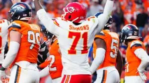 Chiefs colocan al novato Josh Simmons en la reserva de lesionados