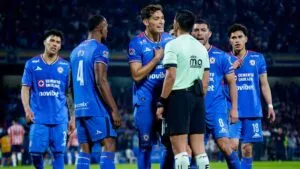 Cruz Azul vs Chivas: ¿Era penalti del Chiquete? Roberto García Orozco responde