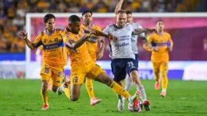 Cruz Azul vs Tigres: ¿Quién gana la Liguilla del Apertura 2025 según la IA?