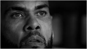 Dani Alves analizaría regresar al fútbol tras posible compra del São João de Ver