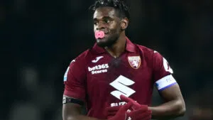 El ‘toro’ vuelve a arrollar: Duván Zapata abre su cuenta goleadora