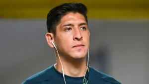 Fenerbahce deja ir el triunfo frente al Istanbul; Edson Álvarez juega todo el partido