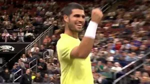 ¡Espectacular! Carlos Alcaraz se lleva un punto de fantasía ante Frances Tiafoe