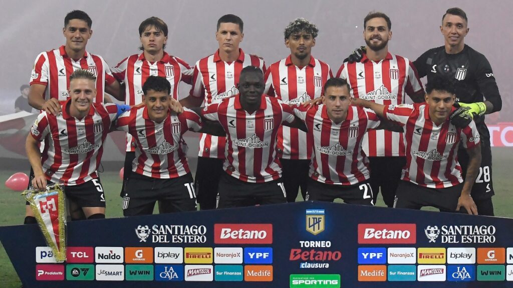 Estudiantes levanta la copa en Argentina