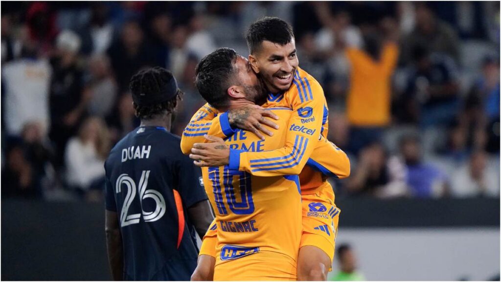 La dupla letal de Tigres: Gignac y Correa. Imago 7