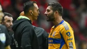 ¡Escándalo en la Final! Gignac encara a Luis Enrique Santander tras una falta no marcada