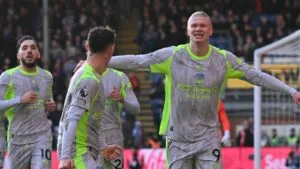 El Manchester City apaga incendios y pone presión al Arsenal en la cima