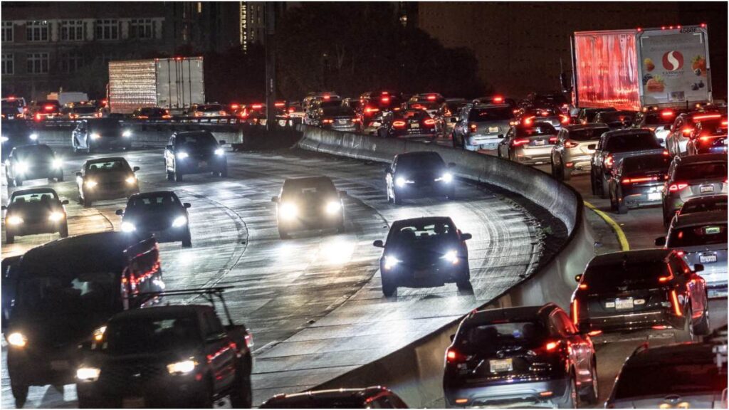 Hoy no circula martes 16 de diciembre 2025. REUTERS/Carlos Barria