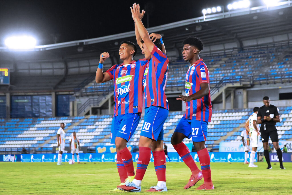 Jánnenson Sarmiento celebra un gol. - Vizzor Image.