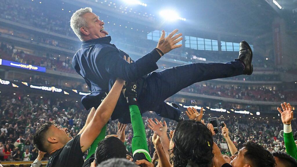 La IFFHS incluye a Javier Aguirre entre los 10 mejores técnicos de selecciones en 2025