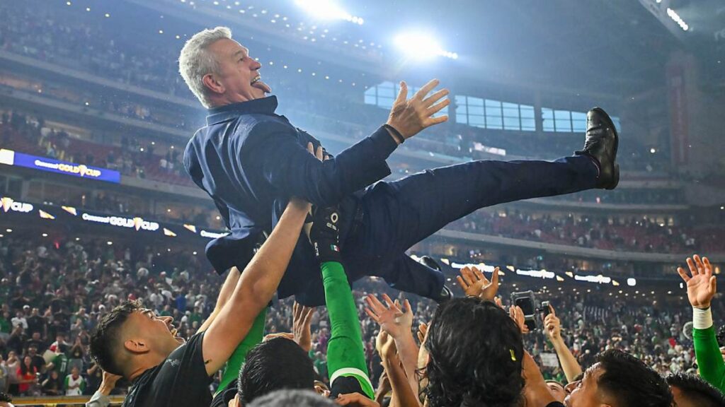 Javier 'Vasco' Aguirre afronta su cumpleaños 67 con dos grandes eventos en puerta: su nominación al The Best y el sorteo del Mundial 2026