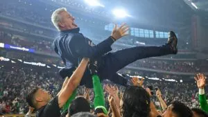 El mejor regalo de cumpleaños para el Vasco Aguirre: ¿The Best o un grupo accesible en el Mundial?