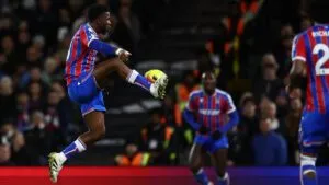 Jefferson Lerma confirma su importancia en el Crystal Palace