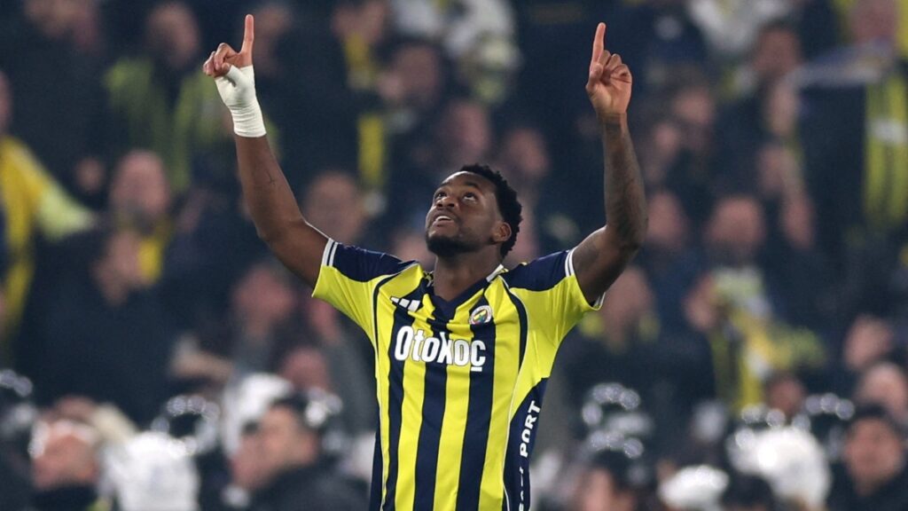 Jhon Durán anotó el tercer gol de la victoria del Fenerbahce ante Eyupspor por la fecha 17 de la Superliga de Turquía.