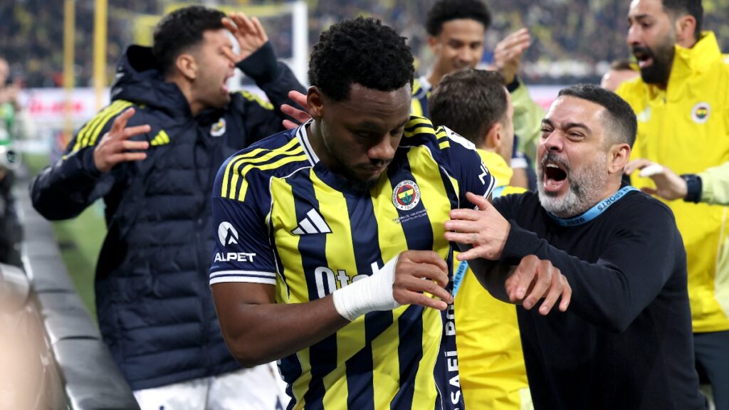 Jhon Durán pasó por todas las emociones posibles en el partido entre Fenerbahce y Konyaspor