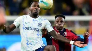 Jhon Lucumí ratifica su peso en el Bologna y llega a la final de la Supercopa italiana