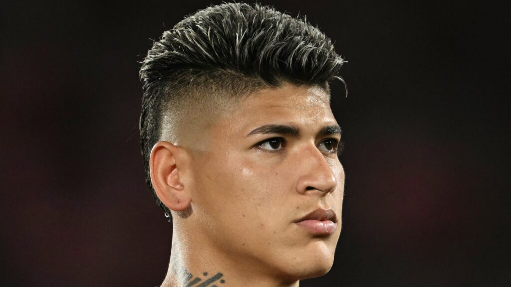 Jorge Carrascal, volante ofensivo colombiano, se coronó campeón del Brasileirao con Flamengo.