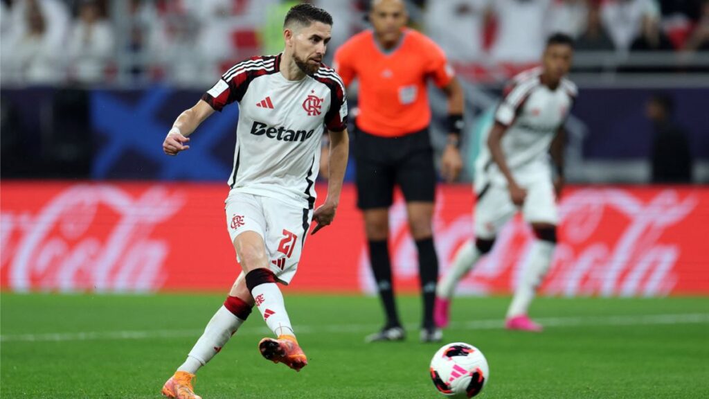 Jorginho anotó el 1-1 parcial en la final de la Copa Intercontinental 2025