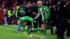 ‘Cucho’ Hernández y Nelson Deossa no sacan la cara por el Betis