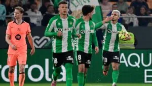 Desastre del Betis ante Barcelona: ‘Cucho’ Hernández y Nelson Deossa se salvan