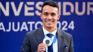 Gabriel Vázquez y Juan Celaya aseguran plazas para el serial de Copas del Mundo de clavados