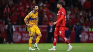 Juan Pablo Vigón, suspendido dos partidos tras la final entre Toluca y Tigres