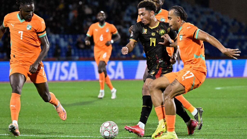 Costa de Marfil vs Camerún | Foto: Khaled DESOUKI / AFP)