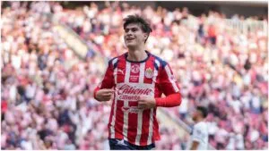 Chivas retiene a su estrella: la Hormiga González renovará contrato por cinco años