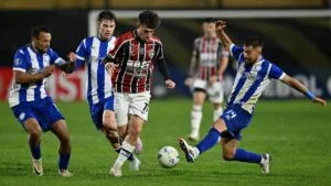 Santa Fe busca talento extranjero para reemplazar a Harold Santiago Mosquera